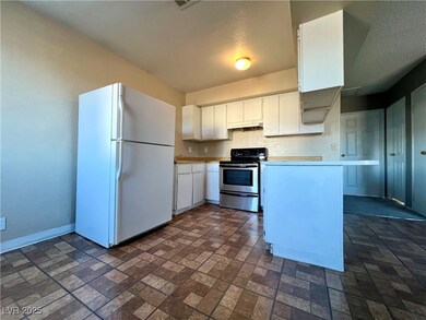 1920 Roosevelt St unit B, North Las Vegas, NV 89030 - photo 2