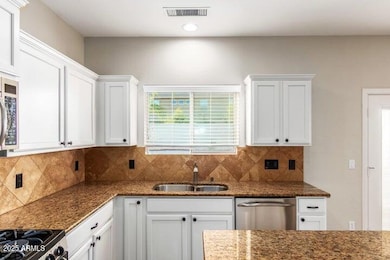 18606 W Sunnyslope Ln, Waddell, AZ 85355 - photo 7