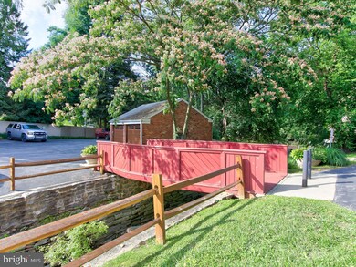 108 N Roberts Rd unit D, Bryn Mawr, PA 19010 - photo 2