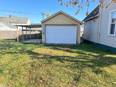 972 S Pickaway St, Circleville, OH 43113 - photo 6