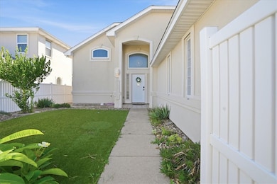 13633 Camino de Oro Ct, Corpus Christi, TX 78418 - photo 3