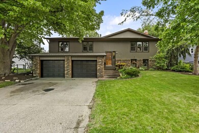 2-web-or-mls-710 Woodland Way-26