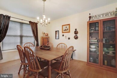 19213 Chippendale Cir, Hagerstown, MD 21742 - photo 7