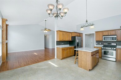 1611 W 69th St, Davenport, IA 52806 - photo 6