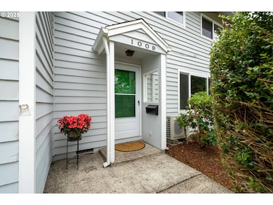 1009/1011 Grove Ave unit 1009-11, Tillamook, OR 97141 - photo 3