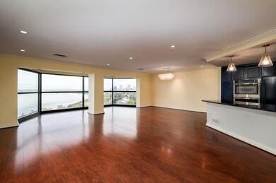 River Tower at South Bluffs unit 1103, Memphis, TN 38103 - photo 2