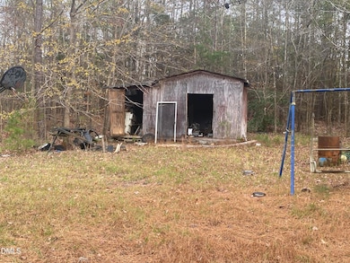 142 Kings Rd, Henderson, NC 27537 - photo 5