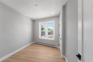 735 Broadway unit 3R, Pawtucket, RI 02861 - photo 4