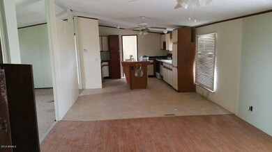 Fam/dining/kitchen