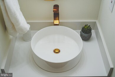 8527 Bauer Dr, Springfield, VA 22152 - photo 6