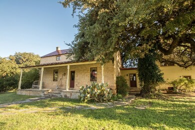 457 Bob Moritz Dr, Fredericksburg, TX 78624 - photo 6