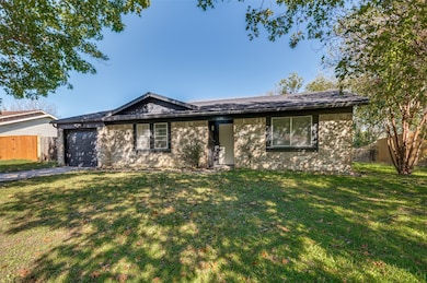 1820 Emerald Dr, Irving, TX 75060 - photo 2