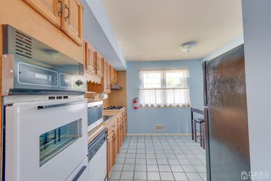 18 Lonanbe Dr, Middlesex, NJ 08846 - photo 5