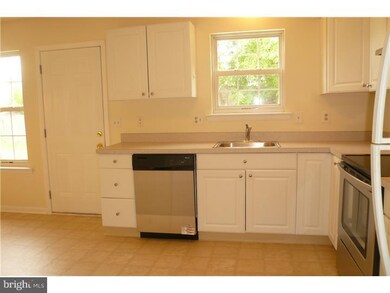 104 Diminish Dr, Newark, DE 19713 - photo 4