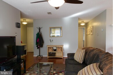 12105 Greenway Ct unit 101, Fairfax, VA 22033 - photo 7
