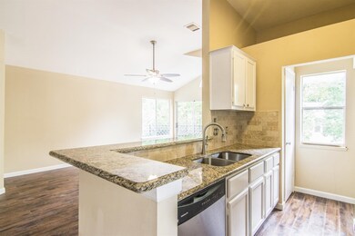3315 Golden Trails Dr unit 602, Kingwood, TX 77345 - photo 5