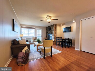 1814 Fairway Dr unit 325, Basye, VA 22810 - photo 5