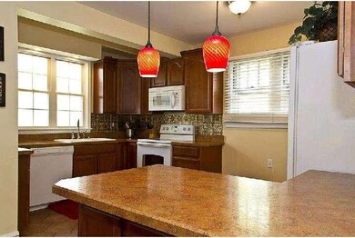 239 S Davis St, Woodbury, NJ 08096 - photo 5