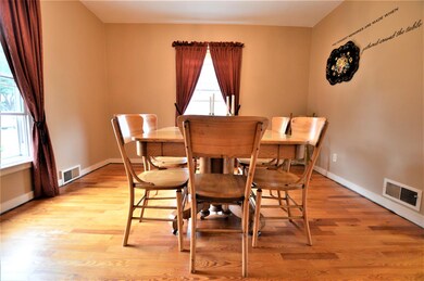 324 W 11th St, Auburn, IN 46706 - photo 3