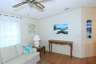 5 614 Papaya - Living Room - V4jpg