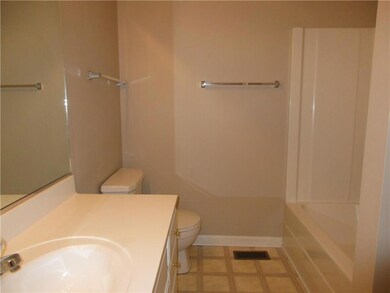 6075 S Stratton Ct, Columbus, IN 47203 - photo 7