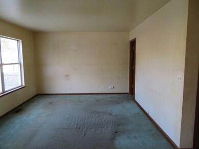 2772 W Atlantic Ave, Waukegan, IL 60085 - photo 4