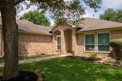 12002 Viola Ct, Pinehurst, TX 77362 - photo 4