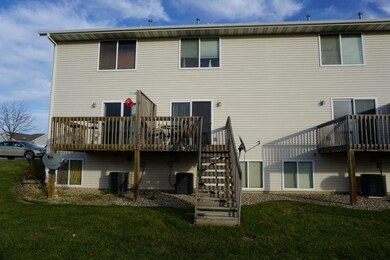 3620 Banar Dr SW unit E, Cedar Rapids, IA 52404 - photo 2