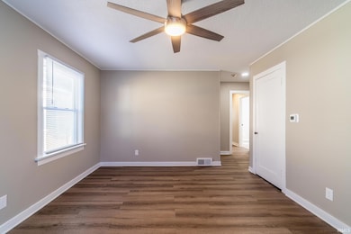 2049 Phenie St, Fort Wayne, IN 46802 - photo 6