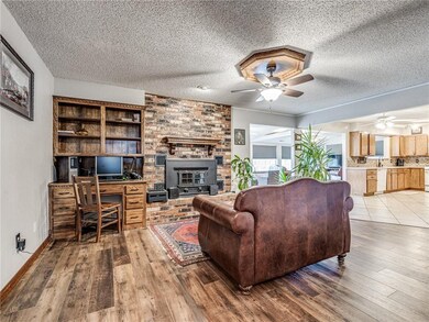 868 Squirrel Ct, Tuttle, OK 73089 - photo 6