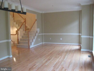 47816 Scotsborough Square unit 37, Sterling, VA 20165 - photo 7