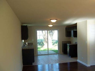 105 Ensenada Dr, Carpentersville, IL 60110 - photo 5