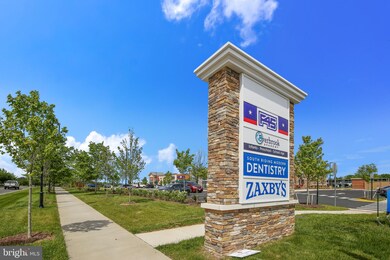 42534 Neighborly Ln, Chantilly, VA 20152 - photo 6