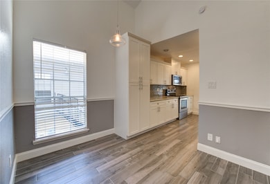 9809 Richmond Ave unit 5, Houston, TX 77042 - photo 5