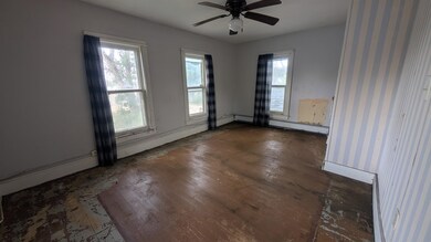 112 Pine St, Peterson, IA 51047 - photo 4