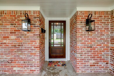 10022 Overbrook Ln, Houston, TX 77042 - photo 2