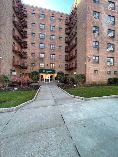 87-30 204th St unit A54, Hollis, NY 11423 - photo 3