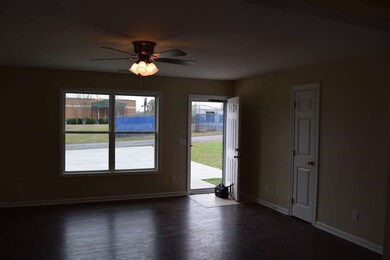 702 Vincent St unit 700, Manchester, TN 37355 - photo 2