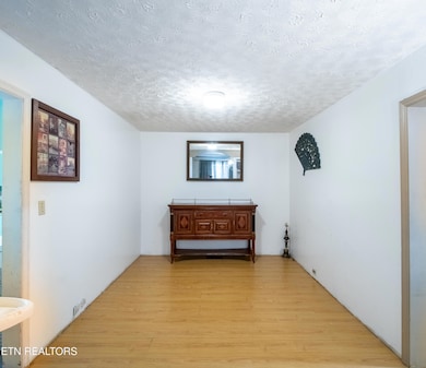 2316 Reservoir Rd, Kingsport, TN 37660 - photo 5