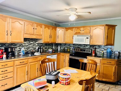 304 E Canal St, Brookfield, MO 64628 - photo 5