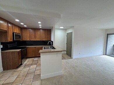 432 Edgehill Ln unit 8, Oceanside, CA 92054 - photo 3