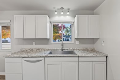 2068 Solar Way, Redding, CA 96002 - photo 7