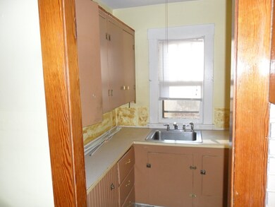 87 Abbe Ave unit 89, Springfield, MA 01107 - photo 4