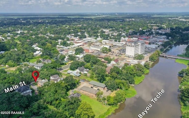 302 Main bayou views