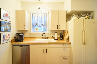 20 Glendale Ave, Providence, RI 02906 - photo 5