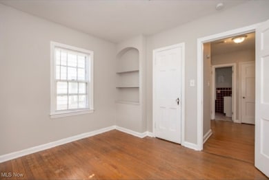 3575 Grosvenor Rd, Cleveland, OH 44118 - photo 6