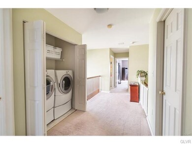 6869 Hunt Dr, Macungie, PA 18062 - photo 4