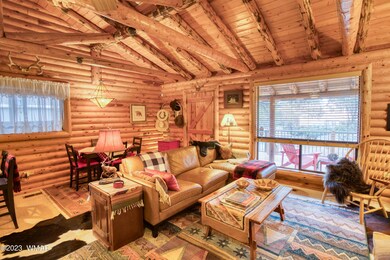004_Living Room