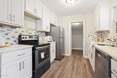 4053 Rodby Dr, Jacksonville, FL 32210 - photo 6