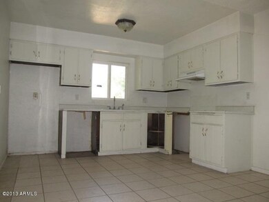 023-227940 - kitchen three